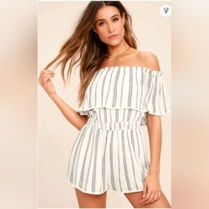 Lulus See Ya There White PrintOff-the-Shoulder Romper- Size large- NWOT🤍💙